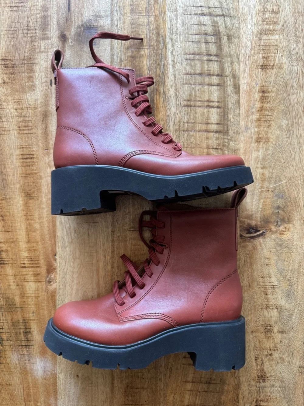 Camper classic lace